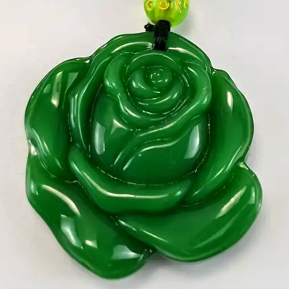 3D JADE CARVED ROSE 24-IN BEAD NECKLACE - Picture 2 of 6